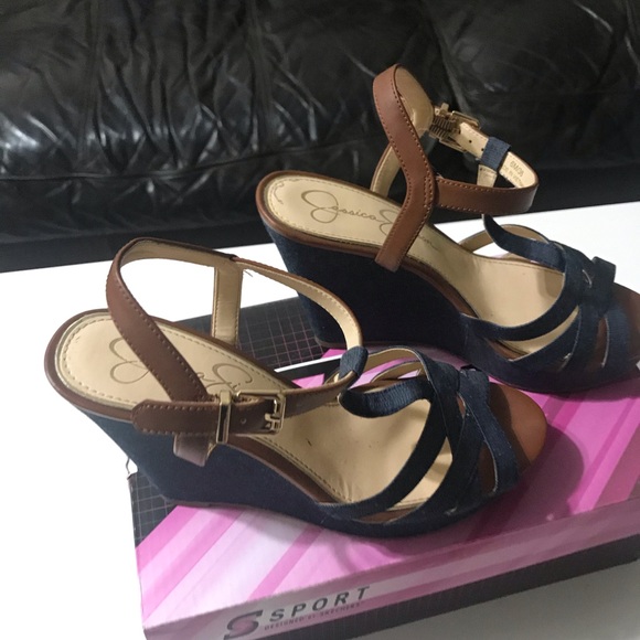 Wedge - Picture 3 of 3